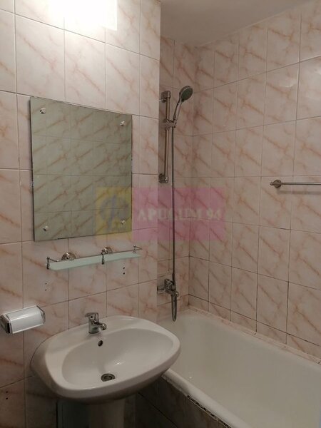 Garsoniera , Virtutii, Militari